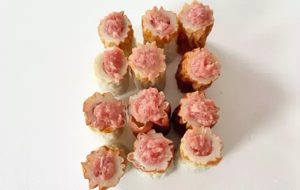 穴に詰めてチンすればOK！　『ちくわの簡単おかず』がたった10分で完成