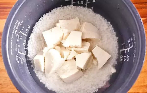 豆腐半分入れてみて！　簡単節約ご飯に「かさまし成功」【管理栄養士監修】