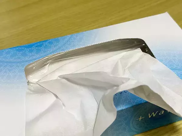 裏返して点線を折るだけ！　箱ティッシュの容量が減った時に試したい裏ワザが？