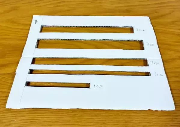 1つあると超便利！　不要なダンボールで『簡易サイズ測定スケール』を作る方法とは