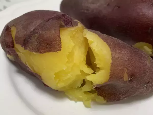 サツマイモのレンジ加熱は『2段階』　意外な裏技に「ねっとり」「絶対やる」【調理テク4選】