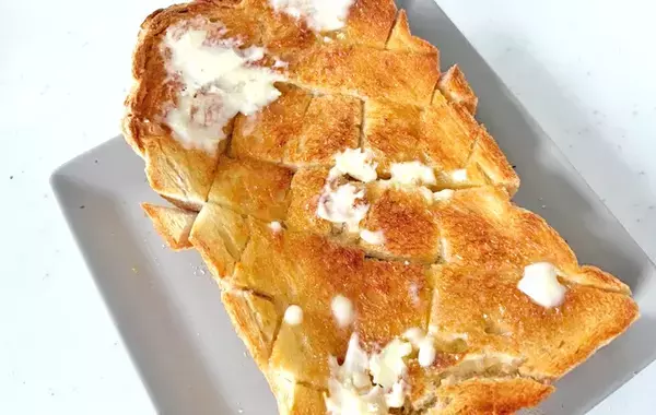 簡単なのにクセになる！　材料3つだけ塩バタートーストに「市販のより好きかも」