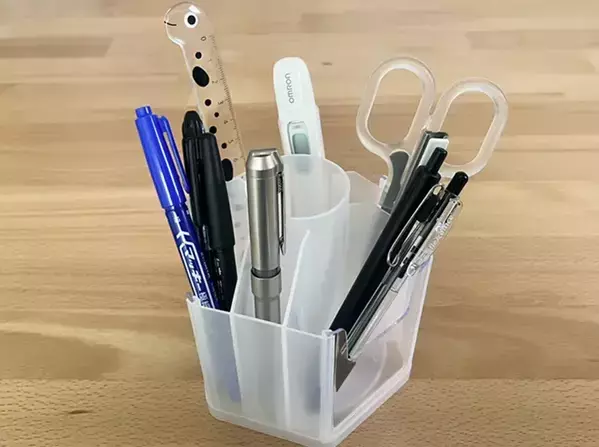 100均『回転式ペン立て』が大正解！　思わぬ使い道に「もう手放せない！」