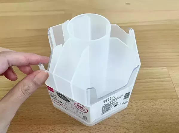 100均『回転式ペン立て』が大正解！　思わぬ使い道に「もう手放せない！」