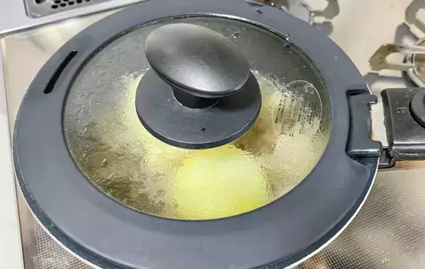 子供が「お店のスープみたい！」と喜んだ　タマネギを丸ごと入れるスープの作り方【15分で完成】