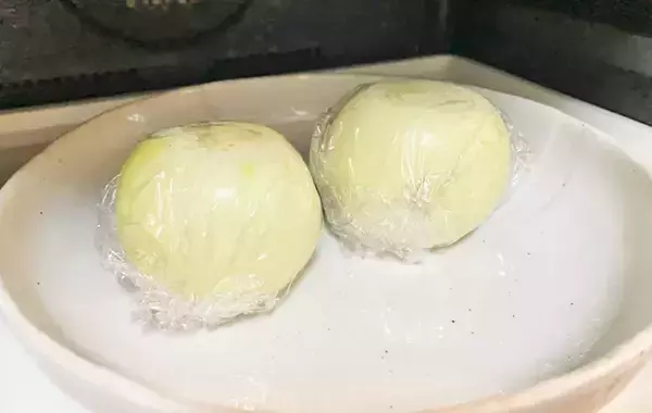 子供が「お店のスープみたい！」と喜んだ　タマネギを丸ごと入れるスープの作り方【15分で完成】