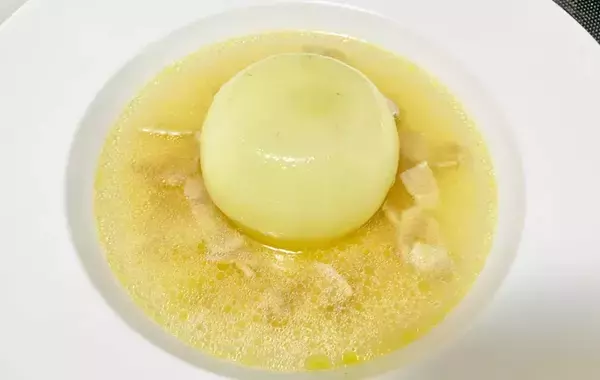 子供が「お店のスープみたい！」と喜んだ　タマネギを丸ごと入れるスープの作り方【15分で完成】