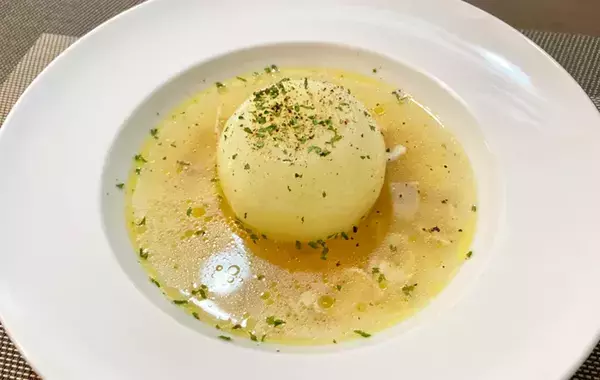 子供が「お店のスープみたい！」と喜んだ　タマネギを丸ごと入れるスープの作り方【15分で完成】