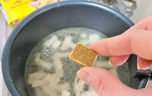 子供が「お店のスープみたい！」と喜んだ　タマネギを丸ごと入れるスープの作り方【15分で完成】