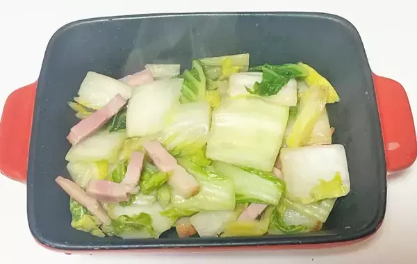 白菜の大量消費に！　フライパンとレンジで完結する『グラタン風』のレシピ