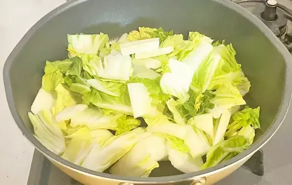 白菜の大量消費に！　フライパンとレンジで完結する『グラタン風』のレシピ