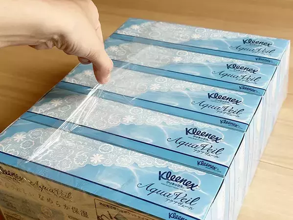 爪で引っ掻いてない？　ティッシュ箱の外装ビニールを一瞬で剥がす裏ワザ