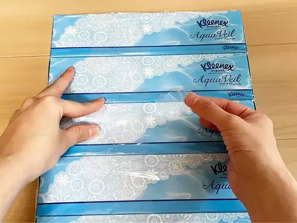 爪で引っ掻いてない？　ティッシュ箱の外装ビニールを一瞬で剥がす裏ワザ