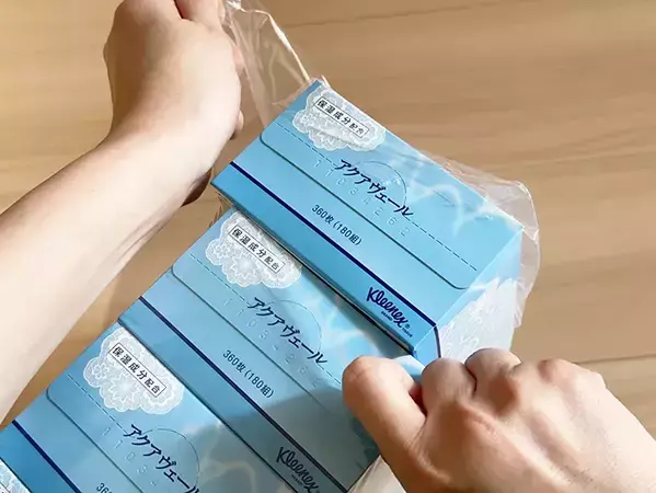 爪で引っ掻いてない？　ティッシュ箱の外装ビニールを一瞬で剥がす裏ワザ