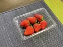 「イチゴが潰れません」　持ち帰りの裏技に「助かる」「コレ最高」【イチゴの豆知識4選】