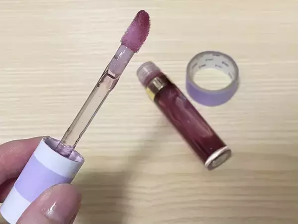 お気に入りのデザインを邪魔しない　マステで『滑りやすいリップの蓋』を開ける方法に挑戦