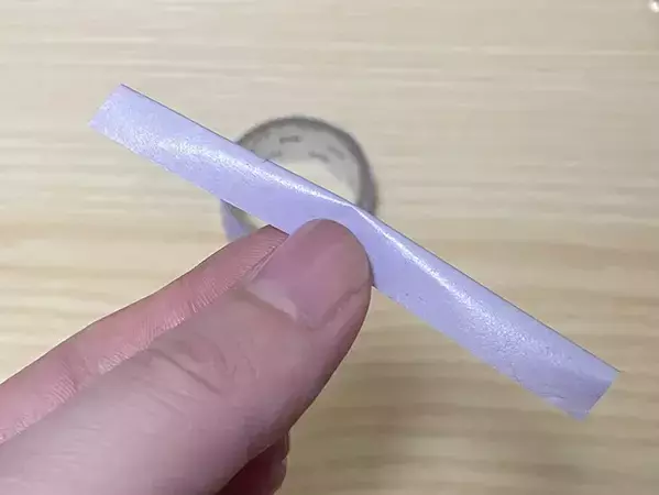 お気に入りのデザインを邪魔しない　マステで『滑りやすいリップの蓋』を開ける方法に挑戦