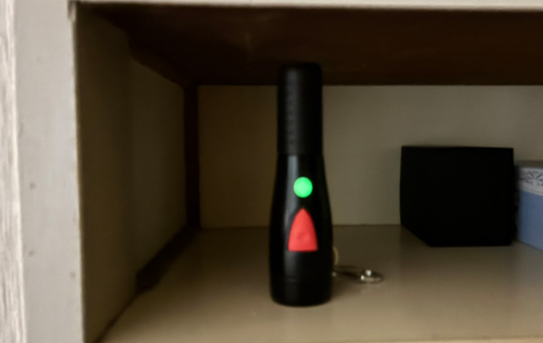 暗闇の不便さを110円で解決！　停電時にも役立つ『セリアのシール』に「ストレスが減った！」