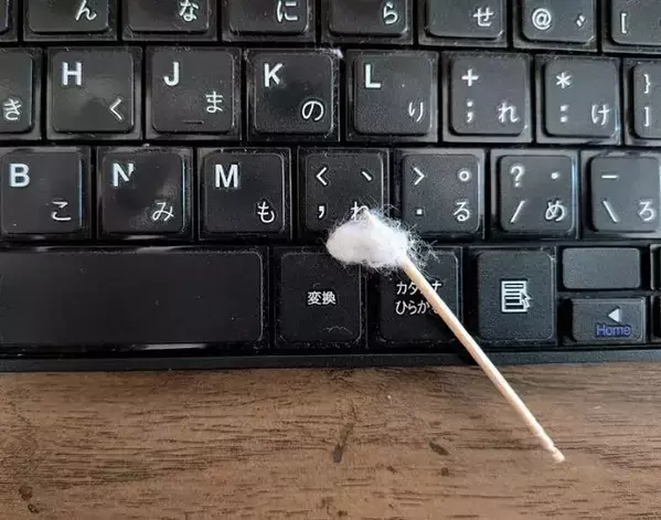 つまようじに『コットン』を巻きつけるだけ　極細スティックの使い道に感動！