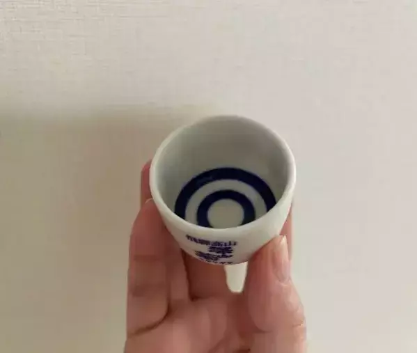 余った餅の斬新すぎる消費テク　おちょこに被せて冷やすと…？「その手があったか！」