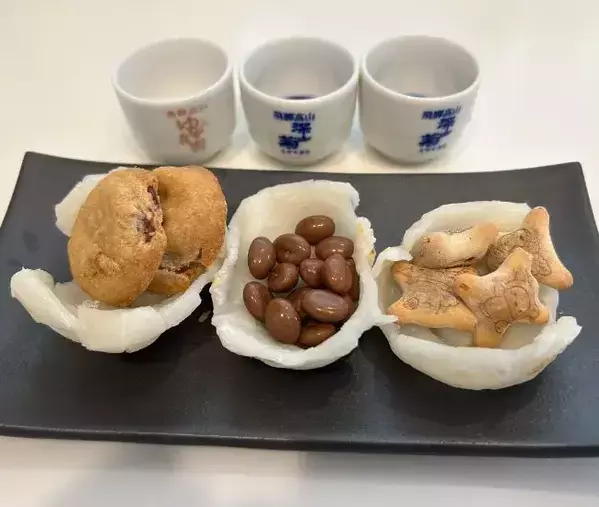 余った餅の斬新すぎる消費テク　おちょこに被せて冷やすと…？「その手があったか！」