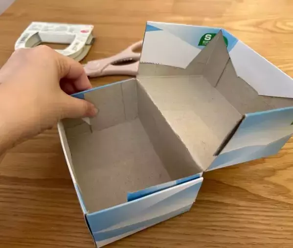 空のティッシュ箱を切って折るだけ！　思わぬ活用法に「目からウロコ」「絶対作る」