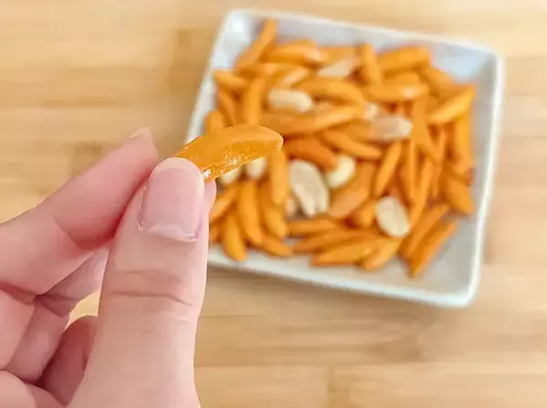 おつまみだけじゃなかったんだ…！　柿の種の激変アレンジに「この発想はなかった！」