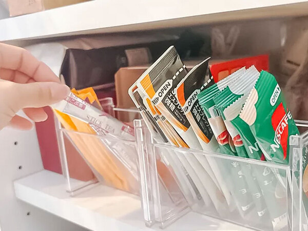 2段重ねで収納力倍増！　ダイソー『洗面鏡ナナメスタンド』を使った収納アイディア4選