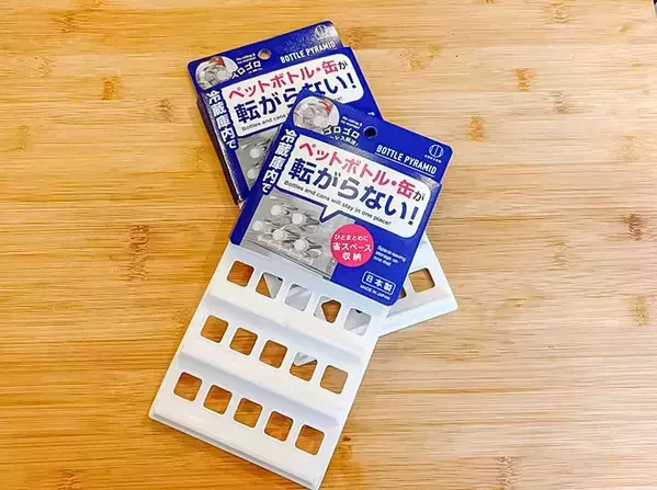 もう転がらない！　タンブラーやスプレー缶が収納できて「ストレス減った！」【ダイソーの110円マット】