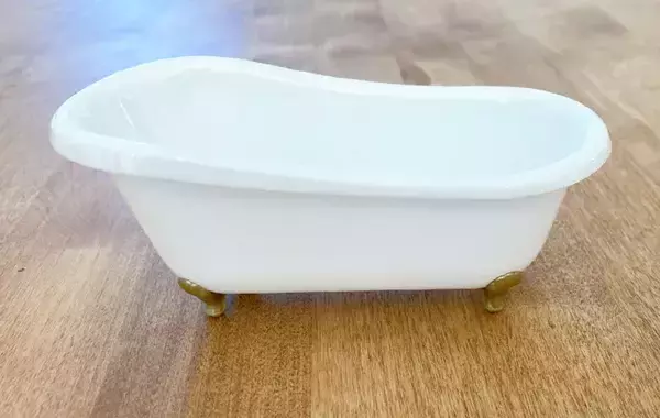 ダイソーで見つけた『小さなバスタブ』　家中に置くと…「シンデレラフィット！」