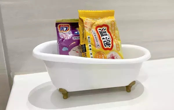 ダイソーで見つけた『小さなバスタブ』　家中に置くと…「シンデレラフィット！」