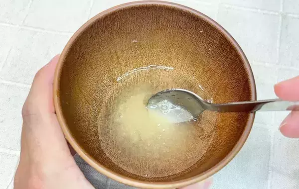 溶かして飲むの待って！　いつもと違う『ほうじ茶ラテ』の使い方に「また作りたい」