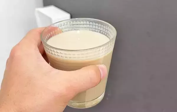 溶かして飲むの待って！　いつもと違う『ほうじ茶ラテ』の使い方に「また作りたい」