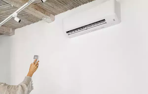 部屋が寒い時は『温度』を上げるのではなく…？　暖房効率が劇的に変わる方法とは