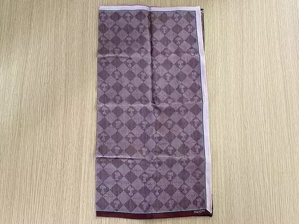 【30秒ででき上がり】外出前にサッと作れる！　針も糸も不要なハンカチポーチの作り方