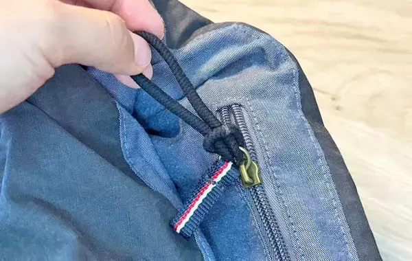 ヘアゴムで解決！　トートバッグの中で水筒が倒れない裏ワザを試してみた
