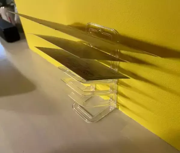 「頭いい」「スッキリした」　100均『ハンカチスタンド』の使い道に感動！