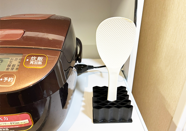 見かけたら手に取って！　キッチンが激変する便利アイテムに「すっきり片づいた！」【100均】