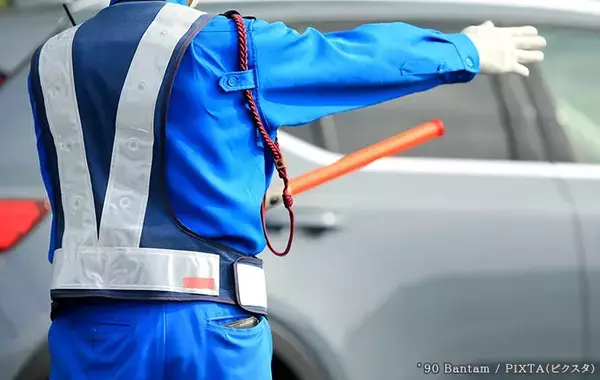 【高速道路】混雑で車が停められない！　サービスエリアで大型車用スペースに停めるのはあり？