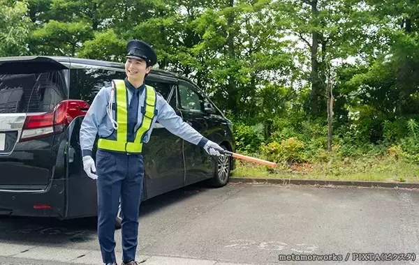 【高速道路】混雑で車が停められない！　サービスエリアで大型車用スペースに停めるのはあり？