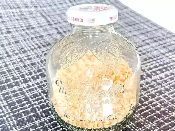 りんごジュースの空瓶　思わぬ活用法に「売り物みたい」「もっとほしい」