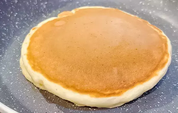 【比較】牛乳の代わりにヨーグルトを混ぜるだけ！　ホットケーキの簡単ふわふわアレンジ