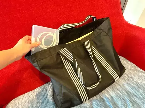 ダイソーで買った『はがき整理ケース』　思わぬ活用法に「パッと取り出せた」