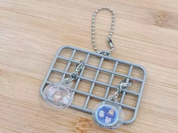 収納に使わない！　『小さなワイヤーネット』をカバンにつけると…「穴の心配なし」