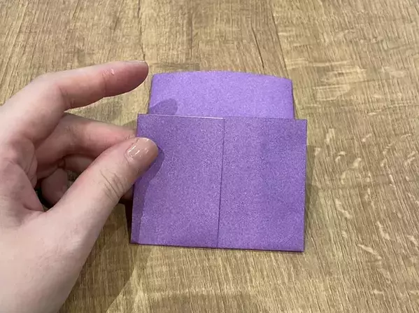 作業時間は5分ほど！　折り紙1枚で事務用のクリップを『おしゃれ』に見せる作り方