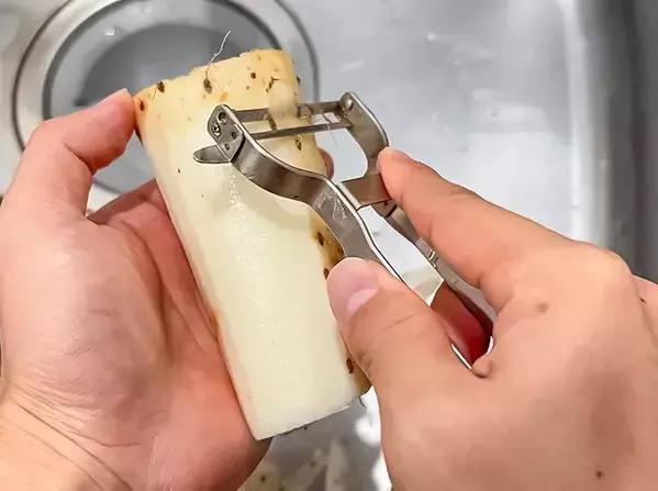 すりおろし器いらず！　簡単にとろろを作る方法に「もうかゆくならない」