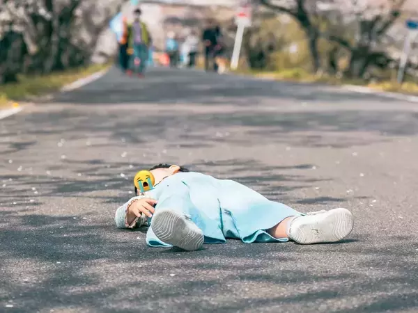 1歳児が『イヤイヤ』を発動した場所が…　「ギャップに笑った」「春ですねぇ」