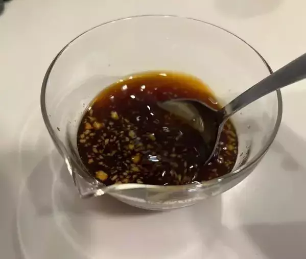 薄切り肉を『3枚』重ねて焼くと？　できあがった料理に「箸が止まらない」「絶対作る」