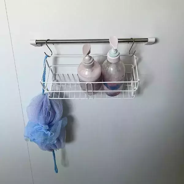 S字フックを『縦』に連結すると？　意外な収納テクに「コレは賢い」「早速試したい」