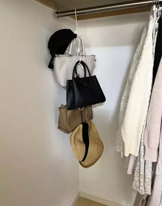 S字フックを『縦』に連結すると？　意外な収納テクに「コレは賢い」「早速試したい」